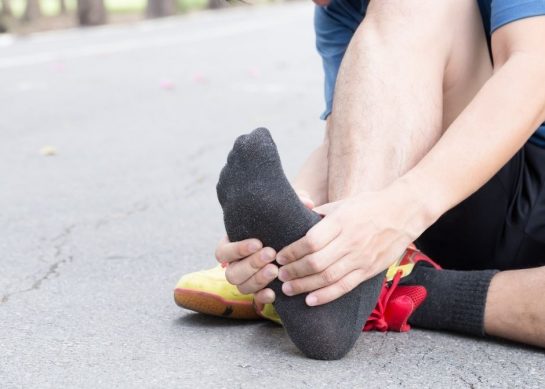 Dolore alla pianta del piede: cause e rimedi